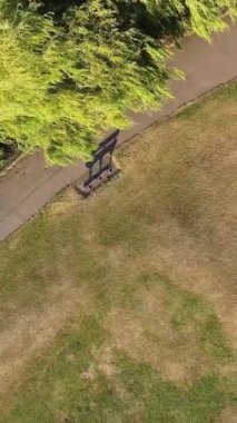 İngiltere, LUTON TOWN - 15 Temmuz 2022: Yüksek Açılı Wardown Halk Parkı. Luton Kasabası 'nda Parlak Güneşli Gün