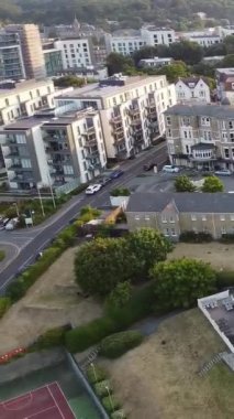 Bournemouth Sahili 'ndeki Şehrin Hava Görüntüsü, Yüksek Açı Drone Kamera Görüntüsü