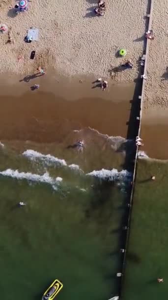 Persone Godere Rilassarsi Bournemouth Beach England Regno Unito — Video Stock