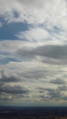 Hava görüntüleri yüksek açılı Drone 'un şehir manzarası ve İngiltere' nin manzarası Büyük Britanya İHA 'sının görüntüleri