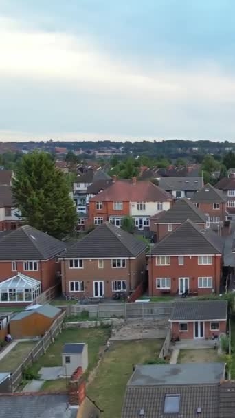 Filmagem Aérea Casas Residenciais Britânicas Sobre Cidade — Vídeo de Stock