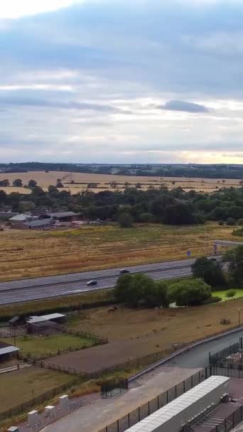 英格兰 2022年7月25日 英国道路与城市 美丽的卢顿是英国的英格兰城市 无人机的摄像头 — 图库视频影像
