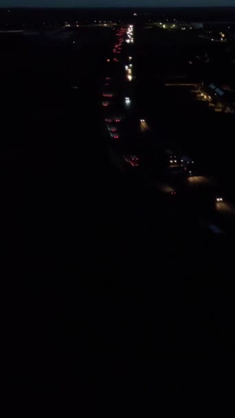 英格兰 2022年7月25日 英国道路与城市夜景 美丽的卢顿是英国的英格兰城市 无人机的摄像头 — 图库视频影像