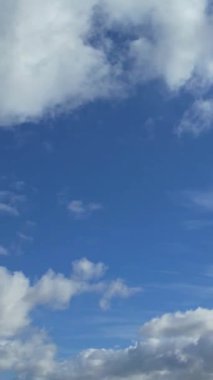 İngiliz Şehri 'nde Hızlı Hareket Eden Bulutlar, Zaman Süratli Görüntü