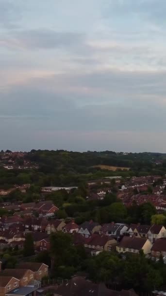 Хмари Перелітають Через Місто Камера Дрона Височини — стокове відео
