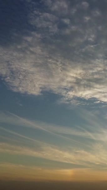 Hermosas Dramáticas Nubes Movimiento Sobre Inglaterra — Vídeos de Stock