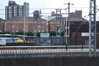 Luton Town Centre City, İngiltere 'deki Merkez Tren İstasyonu