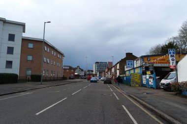 İngiltere 'nin Luton kasabasında İngiliz Yolu ve Trafiği