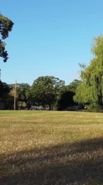 İngiltere, LUTON TOWN - 15 Temmuz 2022: Yüksek Açılı Wardown Halk Parkı. Luton Kasabası 'nda Parlak Güneşli Gün