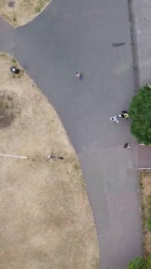 Luton, İngiltere 'deki parkın havadan görüntüsü.