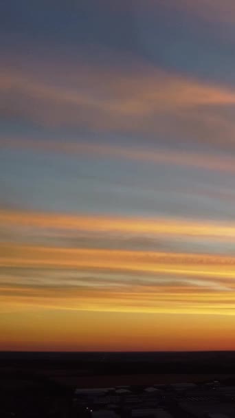Ngiltere Nin Luton Şehrinde Dramatik Bulutların Yüksek Açılı Görüntüsü — Stok video