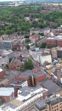 İngiltere 'nin Luton kasabasındaki tren istasyonunun hava görüntüsü.