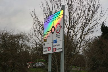 İngiltere, Birleşik Krallık - 26 Mart 2023: Şehir ve Yollar 