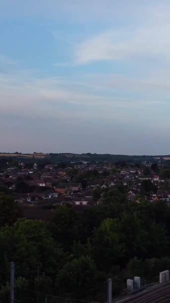 Gün Batımında Şehrin Hava Görüntüsü — Stok video