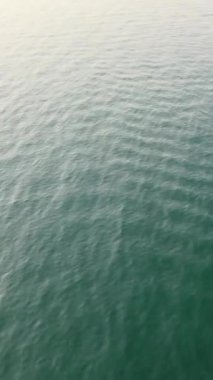 Mavi deniz suyu dalgalanması, hava manzarası 