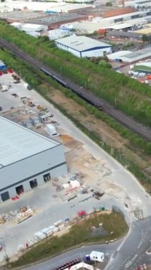 İngiltere 'de İngiliz Karayolları ve Trafik Yüksek Açı Hava Görüntüsü