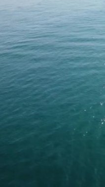 Mavi deniz suyu dalgalanması, hava manzarası 
