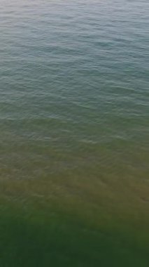 Mavi deniz suyu dalgalanması, hava manzarası 