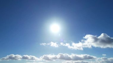 İngiliz Şehri 'nde Hızlı Hareket Eden Bulutlar, Zaman Süratli Görüntü