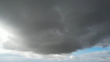 İngiliz Şehri 'nde Hızlı Hareket Eden Bulutlar, Zaman Süratli Görüntü