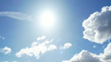 İngiliz Şehri 'nde Hızlı Hareket Eden Bulutlar, Zaman Süratli Görüntü