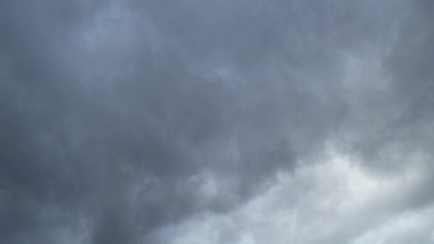 英国城市上空快速移动的云彩 时光飞逝的影像 — 图库视频影像
