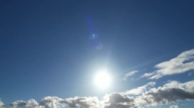 İngiliz Şehri 'nde Hızlı Hareket Eden Bulutlar, Zaman Süratli Görüntü