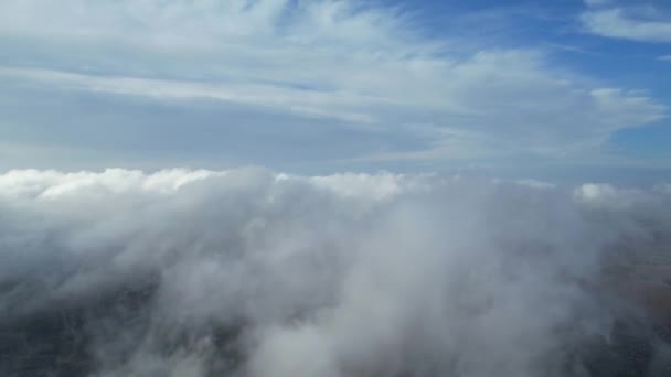 Nubes Que Mueven Rápido Sobre Ciudad Británica Tiempo Grabación Lapso — Vídeos de Stock