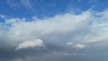 Şehrin En Güzel Gökyüzü ve Hareketli Bulutları