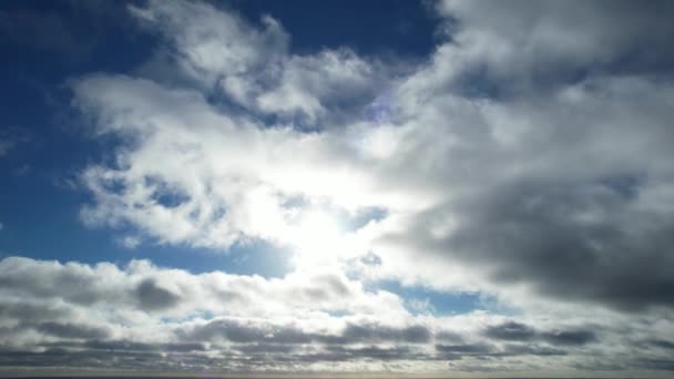 Cielo Más Hermoso Nubes Movimiento Sobre Ciudad — Vídeos de Stock