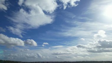 İngiltere 'de Muhteşem ve Dramatik Hareketli Bulutlar