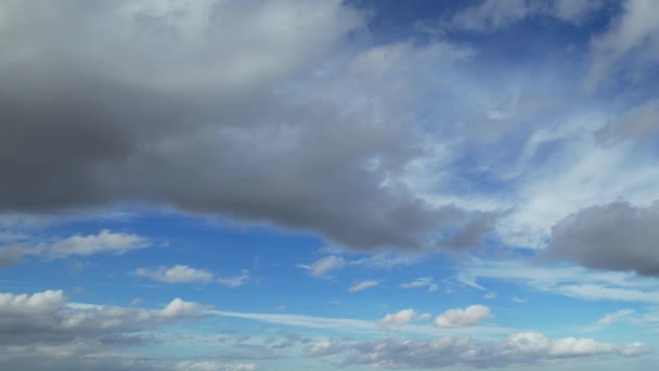 Dramatyczne Chmury Wiatry Nad British Town — Wideo stockowe