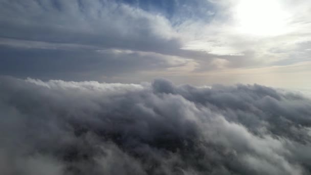 Воздушный Вид Утренние Драматичные Облака — стоковое видео