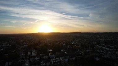 İngiltere 'de Muhteşem ve Dramatik Hareketli Bulutlar