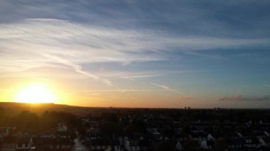 İngiltere 'de Muhteşem ve Dramatik Hareketli Bulutlar