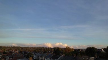 İngiltere 'de Muhteşem ve Dramatik Hareketli Bulutlar