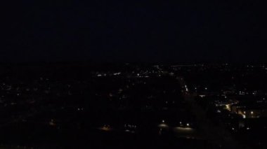 İngiliz Şehri Üzerinde Güzel Hava Gecesi