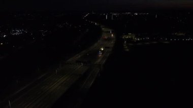 İngiliz Şehri Üzerinde Güzel Hava Gecesi