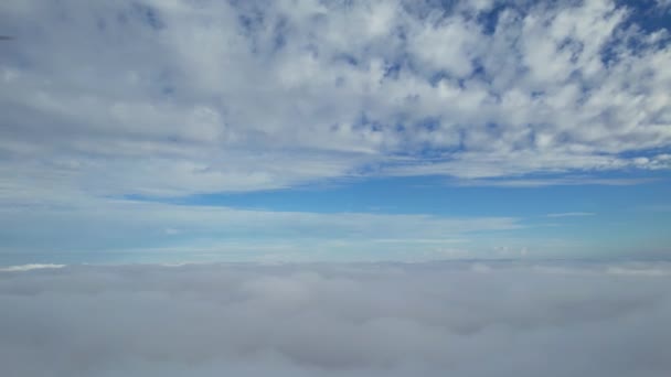 在英格兰上空快速移动的云彩 无人机的高角度图像 — 图库视频影像