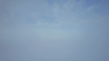 İHA 'nın Yüksek Açılı Görüntüsü, İngiltere' de Hızlı Bulutlar 