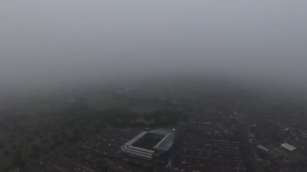 Langsom Bevægelse Aerial Optagelser British School Beboelseskvarteret Overskyet Dag Liverpool – Stock-video