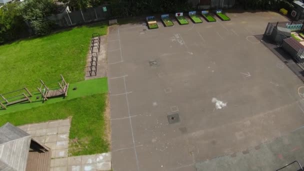 Langsom Bevægelse Aerial Optagelser British School Beboelseskvarteret Overskyet Dag Liverpool – Stock-video
