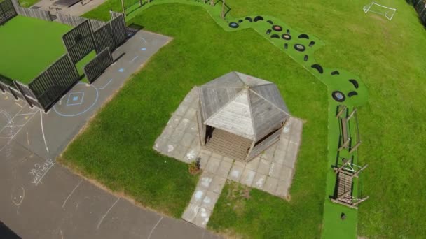 Slow Motion Aerial Footage British School Residential District Pada Hari — Stok Video