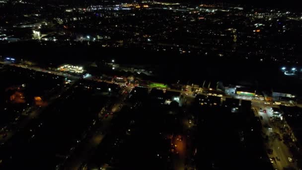 夜のライトアップされた街の高角度映像 — ストック動画