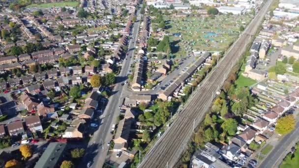 Aerial Footage High Angle Train Tracks Central Luton Railway Station — Vídeos de Stock