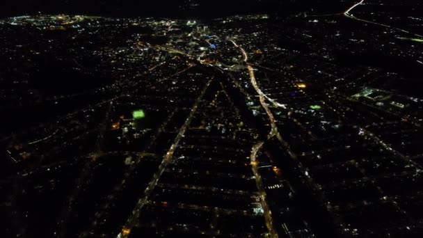 Filmación Ángulo Alto Ciudad Iluminada Por Noche — Vídeos de Stock