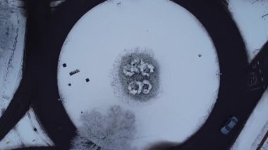 Kar düştükten sonra güzel İngiliz şehrinin yüksek açılı görüntüleri