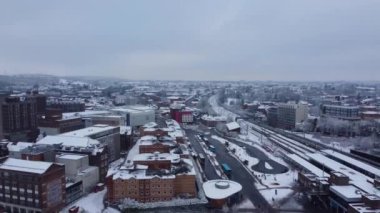 Kar düştükten sonra güzel İngiliz şehrinin yüksek açılı görüntüleri