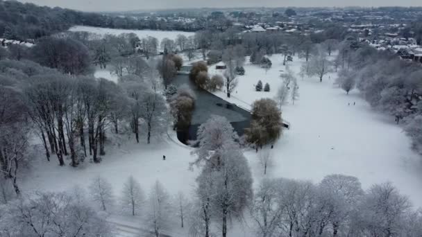 Imágenes Ángulo Alto Hermosa Ciudad Británica Después Caída Nieve — Vídeo de stock
