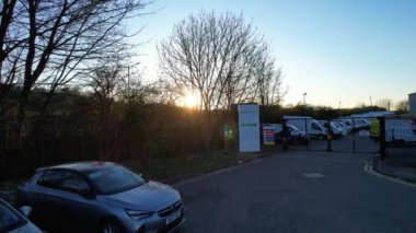 İngiltere 'nin Bedford şehrinin Kempston Köyü' ndeki Hava ve Ticaret Perakende Parkı. Yüksek Açılı Kamera, İHA 'nın Yüksek İrtifa Kamerası ile 3 Nisan 2023' te çekildi.